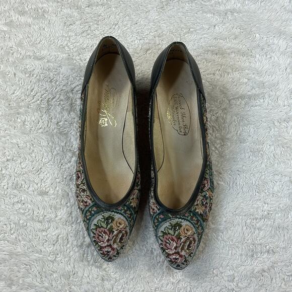 Vintage 80s 90s Johansen carpet tapestry floral pumps, size 10 - Picture 5 of 11